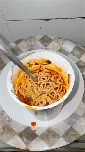 Nissin Hot & Spicy Korean Cup Noodles #asmr #instantnoodles #koreannoodles #koreanfood #viral