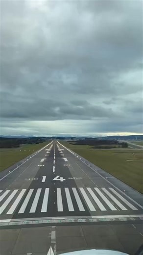 Experience the Pilot Lifestyle from the Cockpit