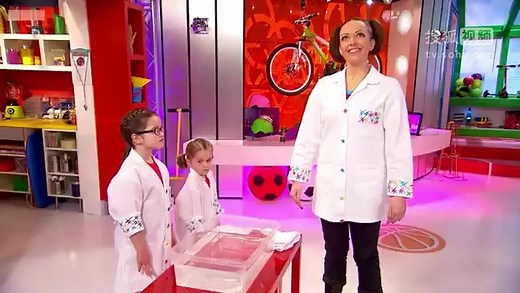 Nina_and_the_Neurons_Get_Sporty_09_Swimming