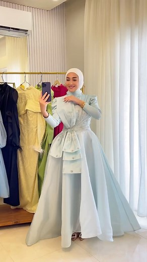 ‎Deema Al-Mousa ديم ✨💕🪞‎ on Instagram‎: "قفلنا لترند Hi Barbie 🩵🩷💚💛🖤 @umkaramdresses #explorepage #explore#barbie#hijabfashion #reels"‎