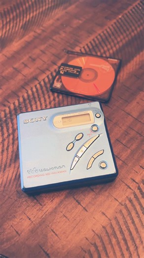 This Mini disc player rules! #minidisc #retro #shorts