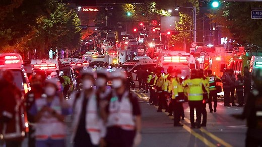 韩国首尔梨泰院踩踏事件：150多人死亡，四名中国人遇难 - BBC News 中文