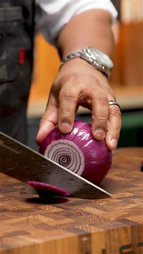 You've been cutting onions WRONG your whole life 😳 Here's how the pros do it... #onionchallenge #chef #dalstrong | Dalstrong