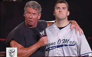 老麦父子大战HBK强弱不等赛出场 2006 Bakcklash爆裂震撼