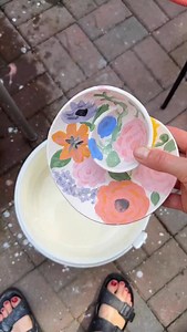 Throwback— still one of my favourite designs 😍☺️ Mini Flower Power Swirl Bowl 🌸🌼💐 for a touch of spring in the London Winter ❤️ #swirlbowl #snackbowl #madewithlove #handbuilding #womanowned | Anna Loves Pottery