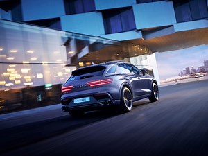 View Exterior Photos of the 2026 Genesis GV70