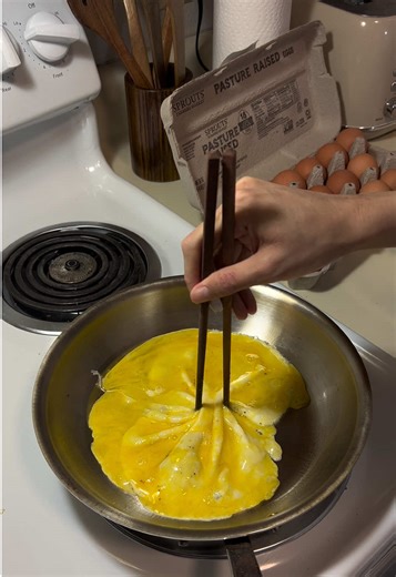 Tips for Cooking Eggs on Stainless Steel