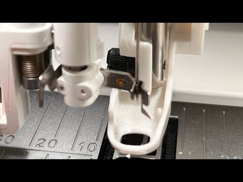 Demo threading a Husqvarna Viking Sapphire 85