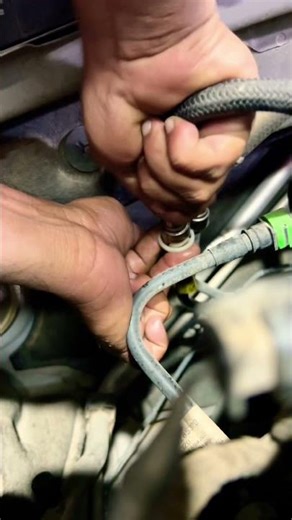 How to remove fuel pipe with tool #fuel #simple #mechanic #mechaniclife #injection