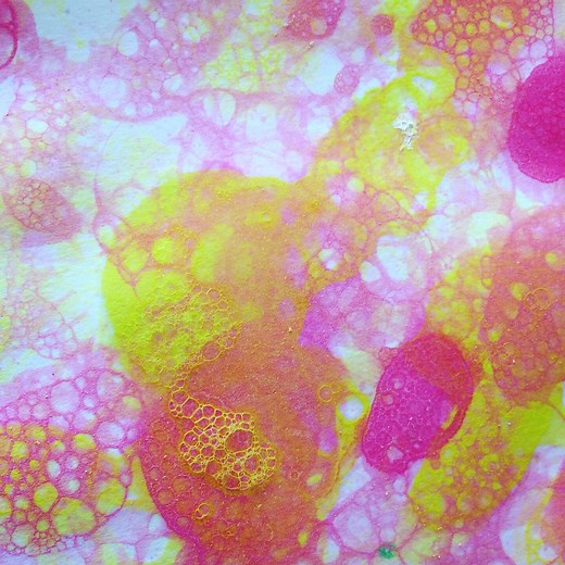 シャボン玉アート（バブルアート）の指導方法をご紹介！保育園幼稚園生、小学生、中学生、高校生、大人まで誰でも楽しめる！夏にぴったりのワークショップ！モダンテクニックにも通ずる絵画技法？！ » 甲斐香織公式サイト【母画家道】