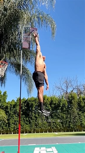 An incredible vertical jump! 😨😨 #fyp