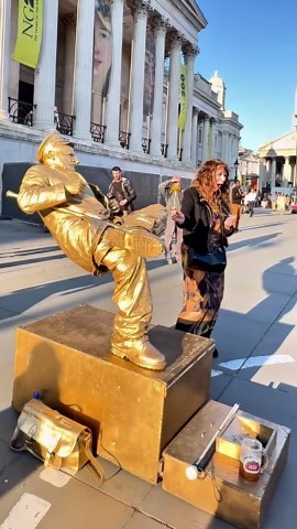 London Levitating Goldman knows what the ladies like.