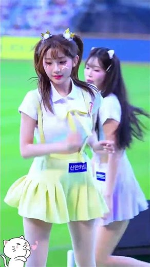 Cute cheerleading girls 😍#cheerleader