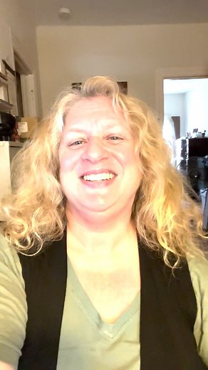 This Thursday, get ready for SONGWRITING 101 with Janet Feld! This class is for you if: you’ve always wanted to write a song but don’t know how to start or you’ve written a few and would love some tools to help you continue on this path. During this semester, you will learn a variety of writing tools that will help get your creative juices flowing and help build confidence in your abilities. Basic rules and guidelines for songwriting will be discussed and each week Janet will guide you through e