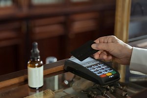 Card Issuer vs Acquirer: Roles & Responsibilities Explained