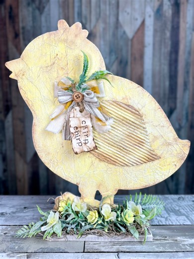 Here are a couple of easy ideas for adding texture to your crafts! Full tutorial available ##craft #craftvideos #dollartreecrafts #bowdabra #EasterCrafts #chick #spring | A Rustic Stitch