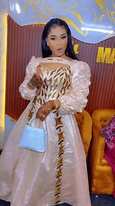 25K views · 543 reactions | Sur commande livraison partout dans le monde plus de renseignements contactez-nous au  whapsap https://api.whatsapp.com/send/?phone=33755209789&text&type=phone_number&app_absent=0Livraison | Top bazin chic | Facebook