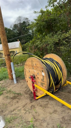 Colin Connolly | 400’ 200A service ⚡️ . . . . #sparky #electrician #electricalwork #electriciantools #tools | Instagram