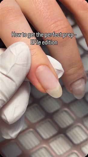 MUSE® | EFile Products & Accessories on Instagram: "Want to achieve perfect prep like this? Here’s how we achieved it, step by step✨ 1️⃣ Gently lift the cuticle area using an orangewood stick, then follow with a loop tool to minimise the chance of creating rings of fire during EFile work 2️⃣ Use a flame bit (adapt the grit to the client’s skin type) to lift and separate the cuticle from the nail plate 3️⃣Brush in between each step with our Plush Brush 4️⃣Nip away the band of cuticle with our MUS