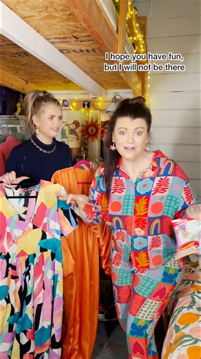 Day 7 - still want to be invited tho lol 😂 Christmas as an introvert is a stress that never ends! 🎄🎵 Santa Claus is Comin’ To Town #christmascountdown #christmas2023countdown #Christmas #introverts #introvertsbelike #introvertproblems #introvertlife #introvert | Sugarcoated Sisters