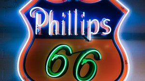 Want to get into vintage car collecting? Here's what to look ⁠— and watch out — for