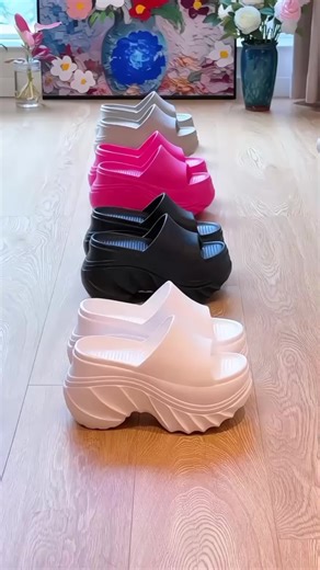 Sandal Wanita Empuk dan Ringan untuk Kenyamanan Sehari-hari