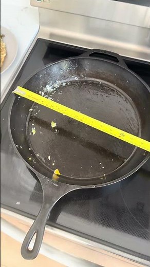 📏 Measuring the Cast Iron Pan | Metric & Imperial 🍳