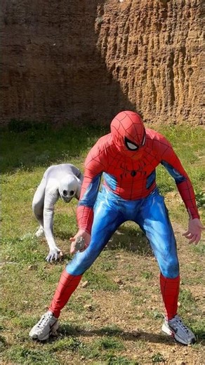 A zombie scared Spider-Man 🤣 #spiderman