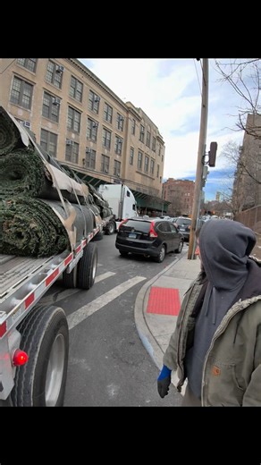 Bobby Digitall on Instagram: "Let’s go trucking in NY! Bronx to be exact 🫠😵‍💫 • • • • #bronx #stayloaded #truckerlife #newyork #flatbedmafia"