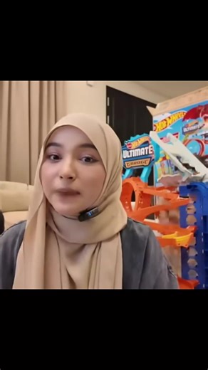 Riaz Pandai Main dan Unboxing Mainan Baru