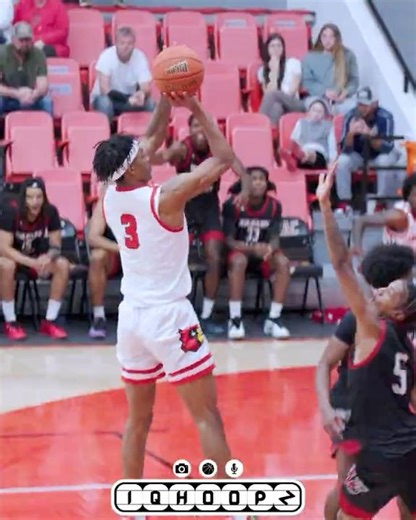 6'7 JUCO Player Plays like PAUL GEORGE!!!