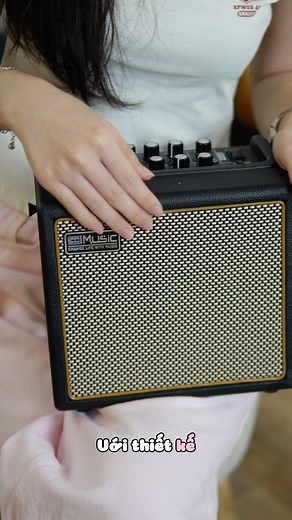 🔊✨REVIEW LOA COOL MUSIC BP MINI 🔥 Bé bé xinh xinh, mang đi đâu cũng tiện Lướt nhanh sang em loa Cool Music BP Mini Nhỏ nhanh có "võ" á nhá.. ----------------------------------------- ♟️𝗧𝗶̀𝗺 𝗚𝘂𝗶𝘁𝗮𝗿 𝗵𝗮𝘆? 𝗛𝗠𝘂𝘀𝗶𝗰 𝗰𝗼́ 𝗻𝗴𝗮𝘆! •Phân phối các dòng Guitar cao cấp. •Nhận thu cũ - đổi mới/ nâng cấp/ kí gửi. ▪️Hotline:0888517971 ▪️Địa chỉ: 371/2 Hai Bà Trưng, phường Võ Thị Sáu, quận 3, TP.HCM | HMusic - Hai Bà Trưng Quận 3