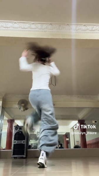 Yooooooo that’s a no no 🚫 @ITZY #fypシ゚viral #dance #kpopfyp