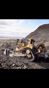 Moving mountains, one push at a time. The power of a Cat D10T at work. #Caterpillar #CatMachines #DozerLife #HeavyEquipment #Earthmoving | Excavator drivers - sailors