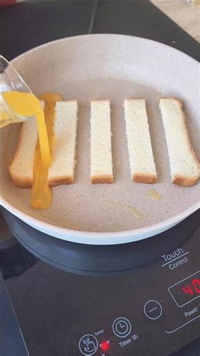 5-Minute Viral Egg & Cheese Toast Strips! 🍳🧀 ​#BreakfastRecipes​#EggRecipe​ ​#5MinuteRecipes