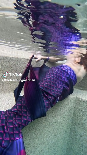 Merman Waterbending! 😉😂🧜🏽‍♂️ I love how my nightwalker mermaid tail looks underwater 🙌🏼🌊 #thetravelingmerman #mermaidtail #mermansplash #mermaidworld #lasirenita #thelittlemermaid #mermaidmagic #sireno #sereismo #sereiadeverdade #caymanmerman #caymanislands