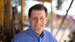 Former New York Times columnist Nicholas Kristof announces run for Oregon governor