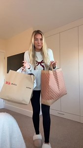 Primark, H&M and New Look haul! The coats😍 #haul #shopping #primark #clotheshaul #handm #coats #fluffycoat #basics #shoppinghaul #winterclothes #winteroutfit #grandarcade #jumpers @primark @hm @newlook | Annabelle Victoria