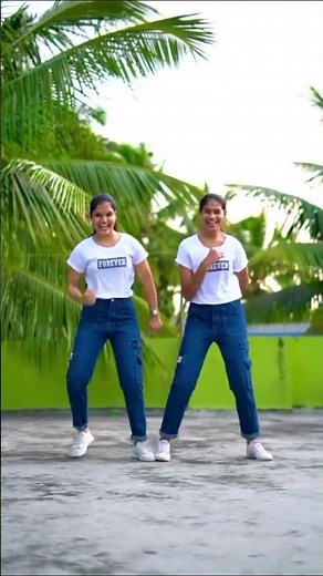 Chattambees Old dance video #chattambees #dance #lifeisbutadream #folkdance #love #indiandance