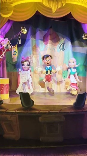 [4K] Disneyland Paris : Le Voyage de Pinocchio en Basse Lumière – Une Immersion Magique