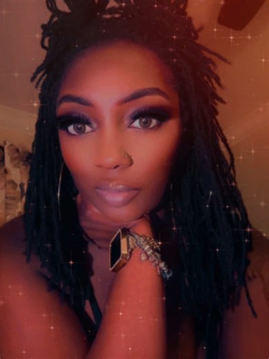 ALWAYS been a Baddie 💅🏾 Face card NEVER declines. #fyp #browngirl #locs