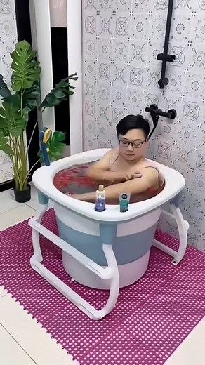 Comment for link 😊🖇️ foldable bathtub #foldablebathtub #viralproducts #trendystore #bathroomdecor #homecomfort #relaxationtime #budgetfinds #smartliving #innovationdaily #selfcaretools | Flash Gadget Zone