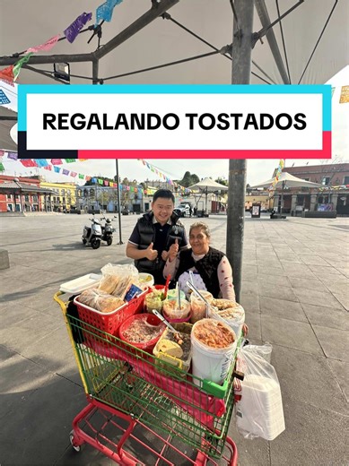 Regalando Tostados en Garibaldi con Hola Soy Lei
