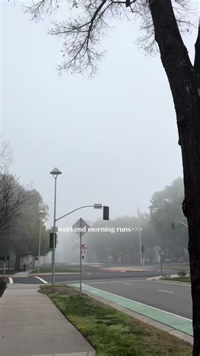 really did not want to be in the cold this morning but i told myself id wake up at 8am to go😖 #run #running