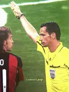 # cristiano ronaldo vs ronaldinho #football 😧😔😐