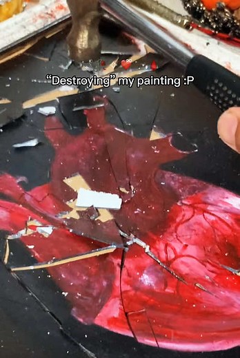 ⋆ ˚｡⋆୨❤️୧⋆ ˚｡⋆ I had a broken mirror that I failed to put back together so I made this!