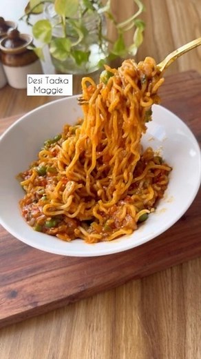 6.4M views · 42K reactions | Desi Tadka Maggi Coming from a Maggi fan, try Karlo Bohot Zyada yum hain 襤 1 tbsp oil 1/2 tsp Jeera 1/2 onion chopped 1/4 cup capsicum and tomato each 4-5 garlic and 2 tsp Kashmiri red chilli pounded Salt to taste very little Cumin powder 1/2 tsp Haldi 1/8 tsp Maggi Water Maggi masala Coriander leaves for garnish :) | Oh, Cheat Day | Facebook