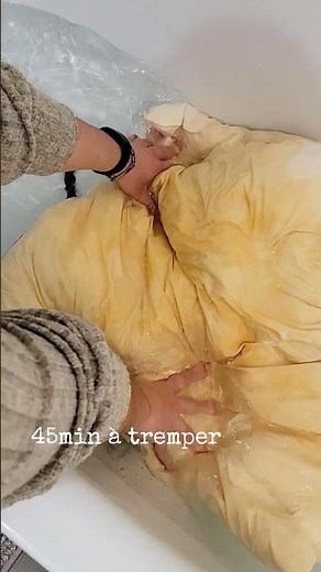 Comment nettoyer un oreiller jauni par la transpiration ? 🧼