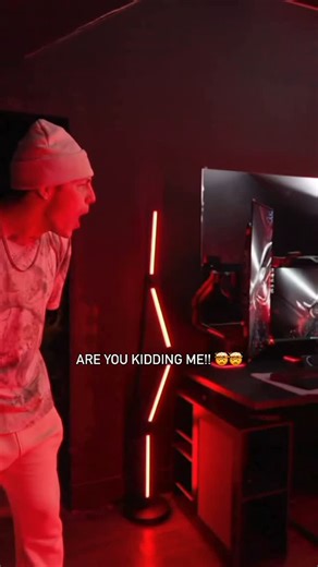 Tayler Holder on Instagram: "An absolute dream come true!! I can’t thank everyone enough for helping this come to life!! LIVE STREAMING COMING SOON BABYYY!! 🔥🔥 @Bitspower @LianLiOfficial @asusROG @Elgato @Huanuo_global @KingstonTechnology Also huge Shout out to my guy @SplavePC for the Overclock on this beast as well!!"