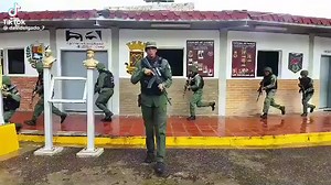 29K views · 1.1K reactions | Como parte del Periodo de Campo PAO-2024, nuestros cadetes, participan en los ejercicios militares, con el propósito de fortalecer conocimientos sobre las técnicas para el manejo de situaciones ante cualquier alteración, así como los métodos para controlar y restablecer el orden. | Guardia Nacional Bolivariana de Venezuela | Facebook